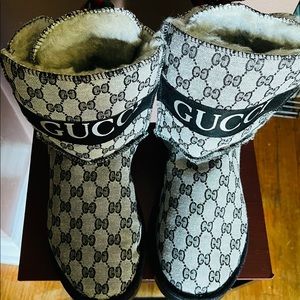 Gucci fur slippers
